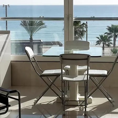 1 Linea Playa San Juan * אליקאנטה